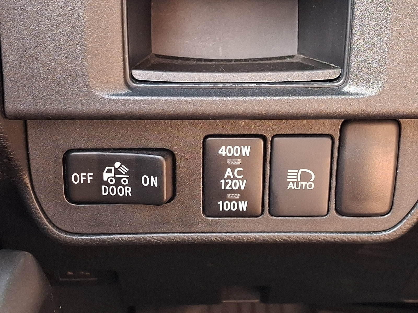 Used 2018 Toyota Tacoma Limited AWD/4WD image 27