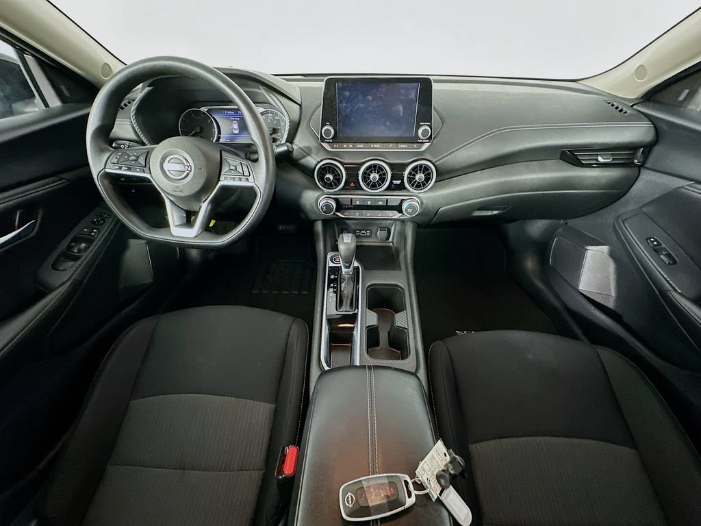 Used 2025 Nissan Sentra SV FWD image 10