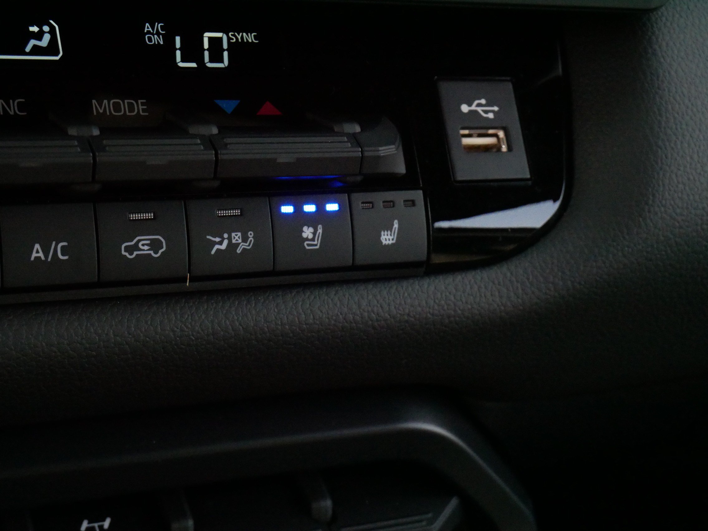 Certified 2025 Toyota Sequoia TRD Pro AWD/4WD image 28