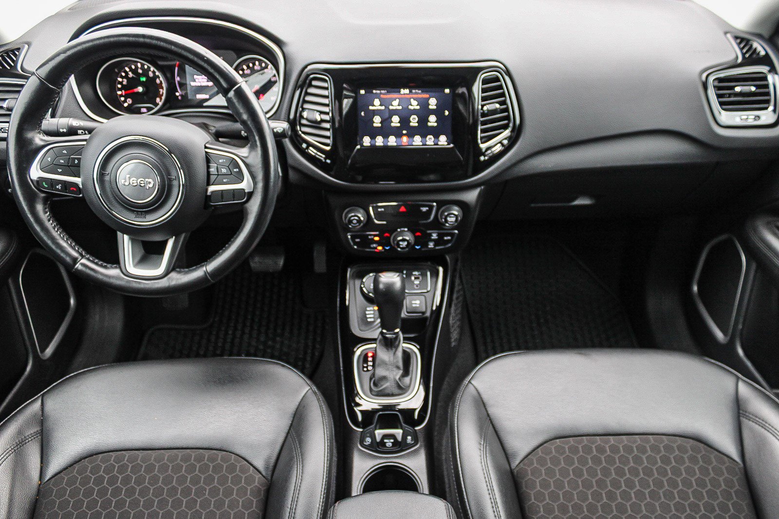 Used 2020 Jeep Compass Latitude image 13