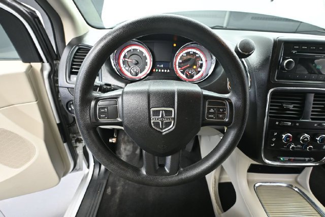 Used 2012 Dodge Grand Caravan SXT FWD image 19