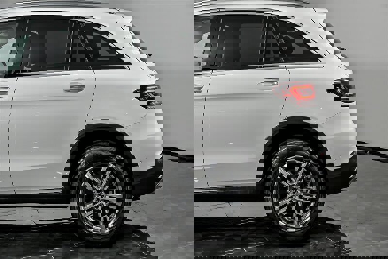 Used 2022 Mercedes-Benz GLC 300 4MATIC image 8