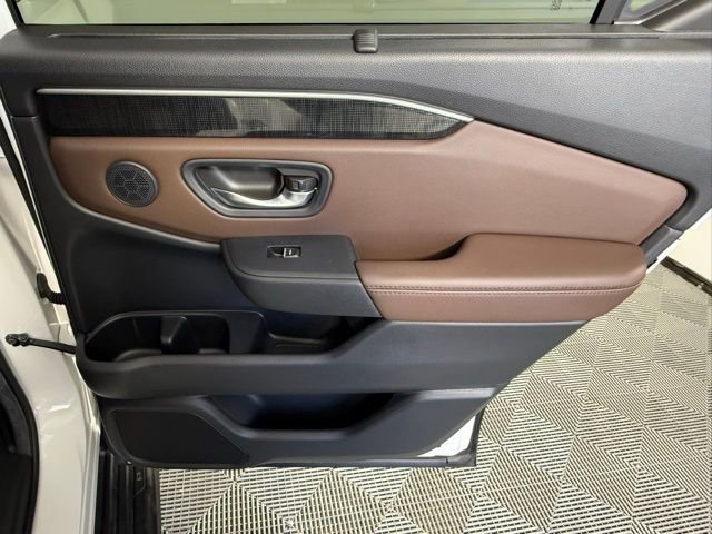 Used 2025 Honda Pilot Elite image 44