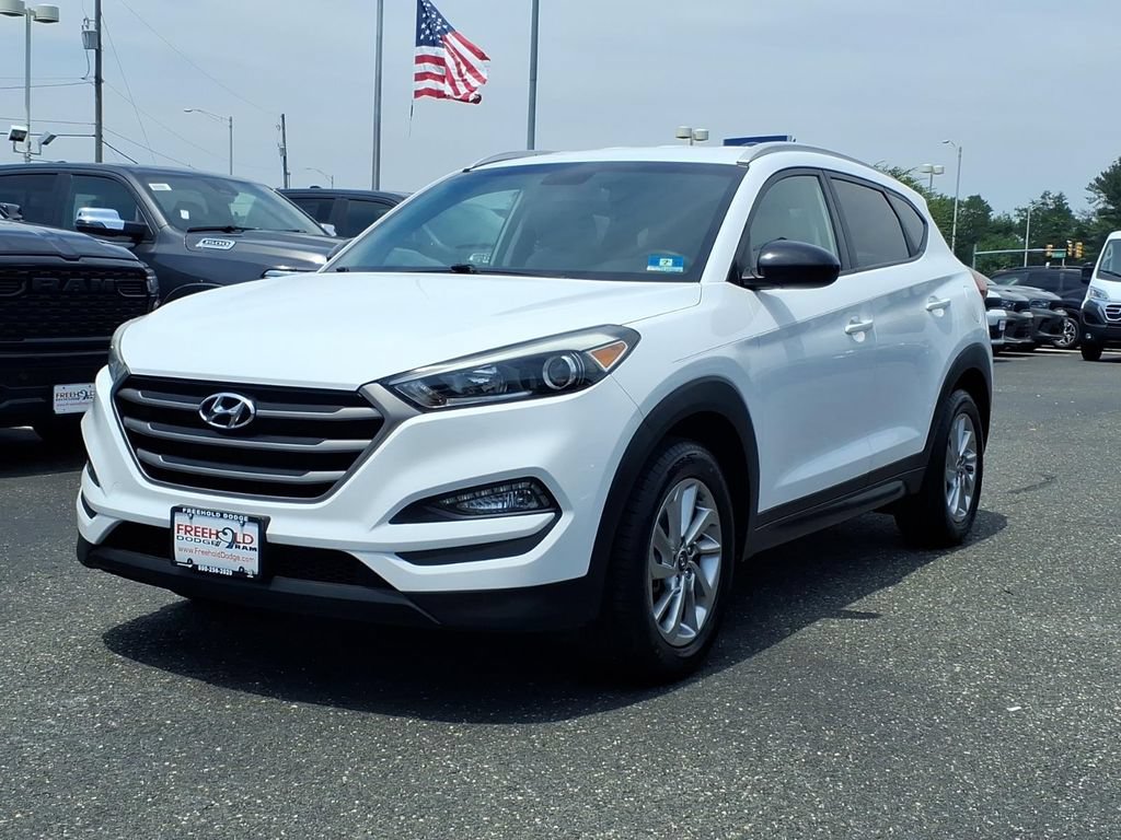 Used 2016 Hyundai Tucson SE w/ Option Group 02 AWD/4WD image 3