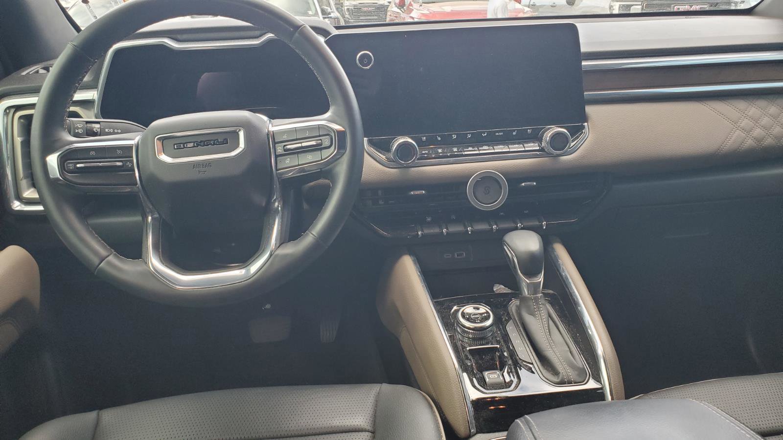 Used 2023 GMC Canyon Denali image 7