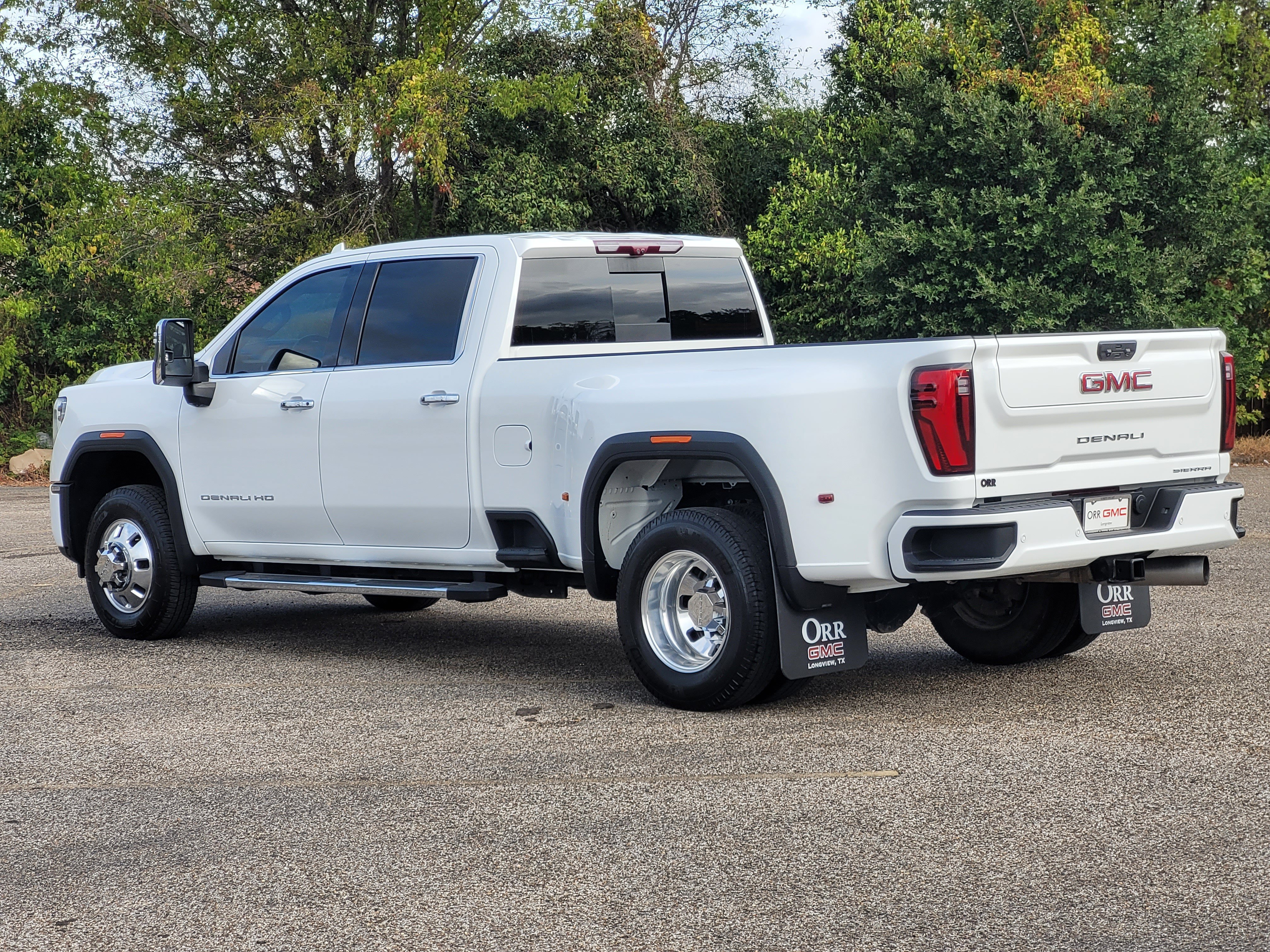Used 2024 GMC Sierra 3500 Denali w/ Denali Reserve Package AWD/4WD image 6