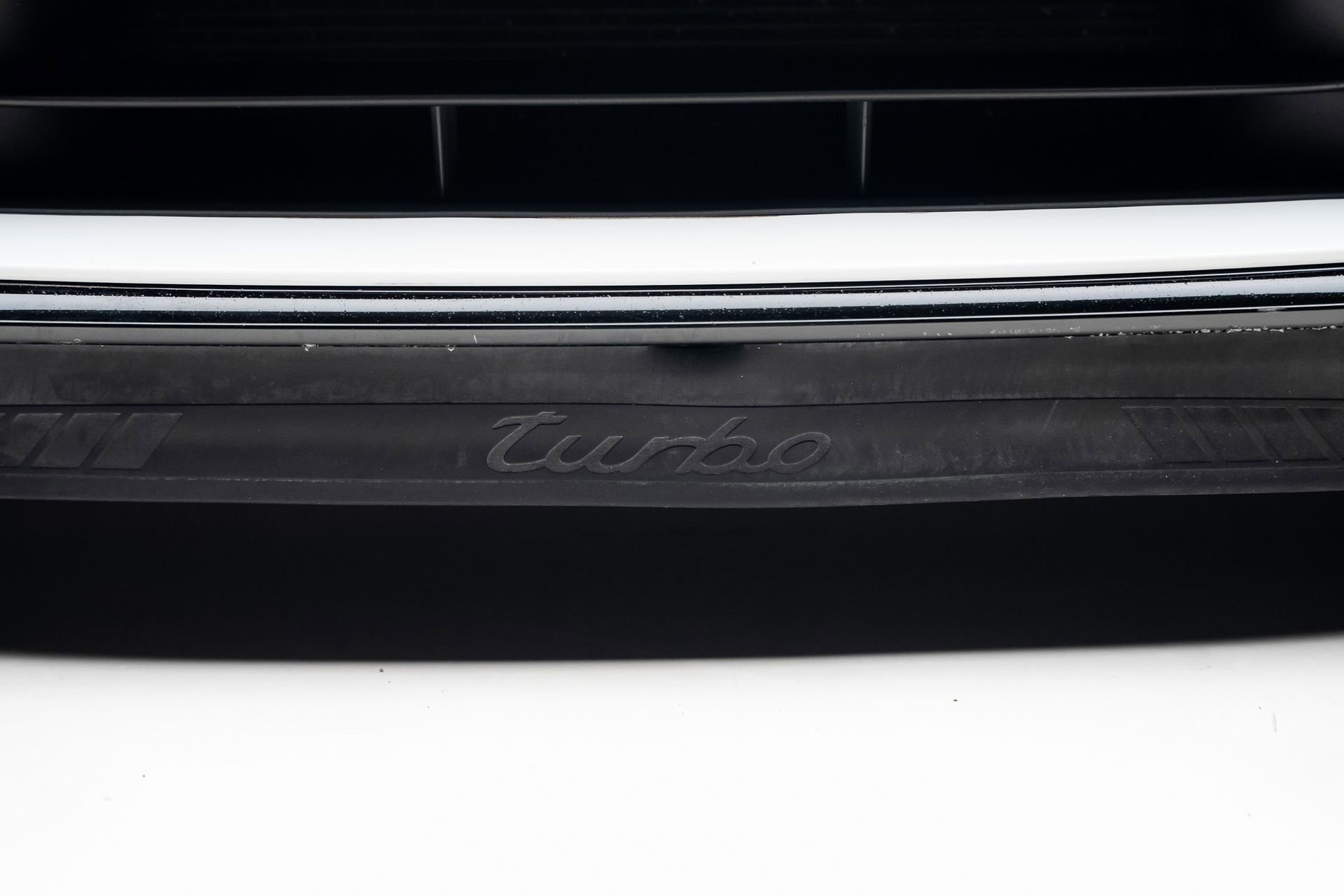 Used 2019 Porsche 911 Turbo image 16