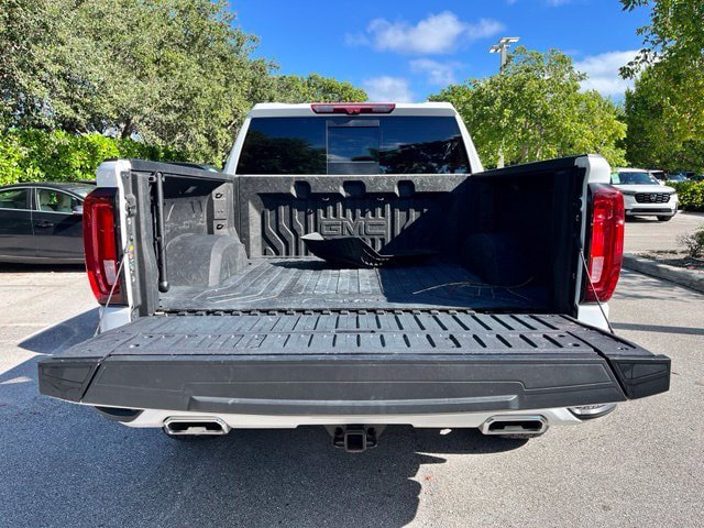 Used 2025 GMC Sierra 1500 AT4 w/ AT4 Premium Package AWD/4WD image 6