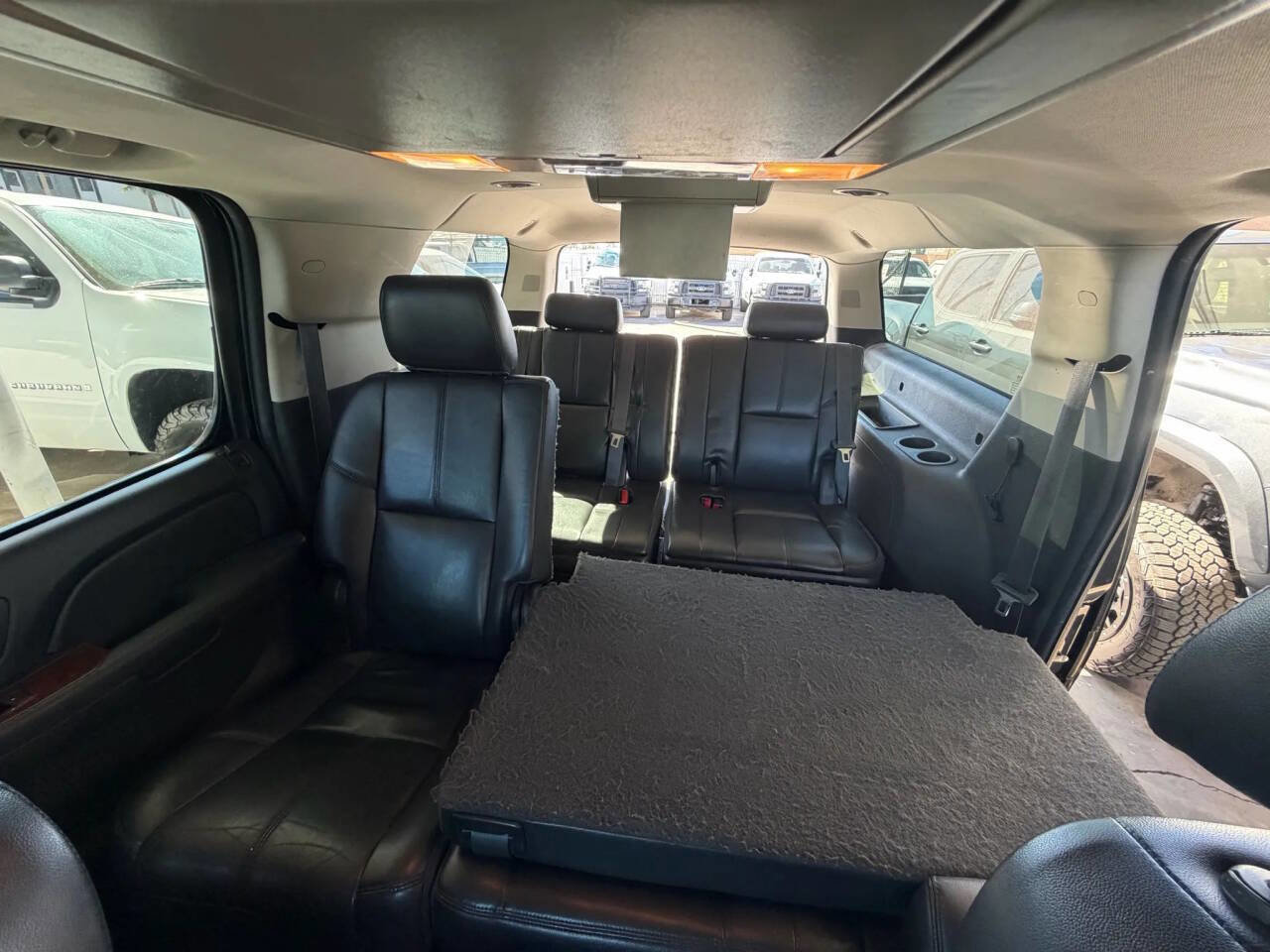 Used 2014 Chevrolet Suburban LT image 7