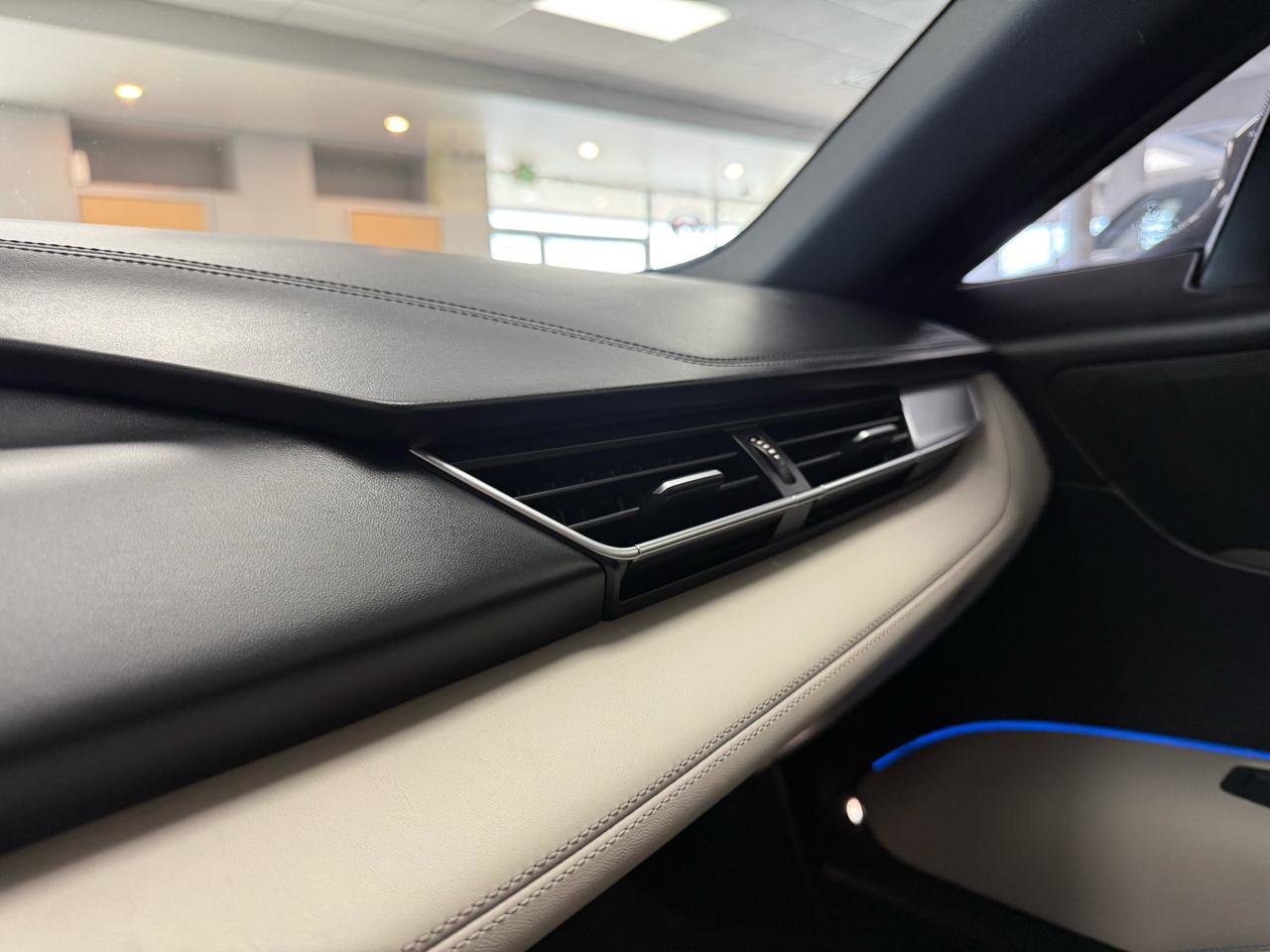 Used 2015 BMW i8 AWD/4WD image 22