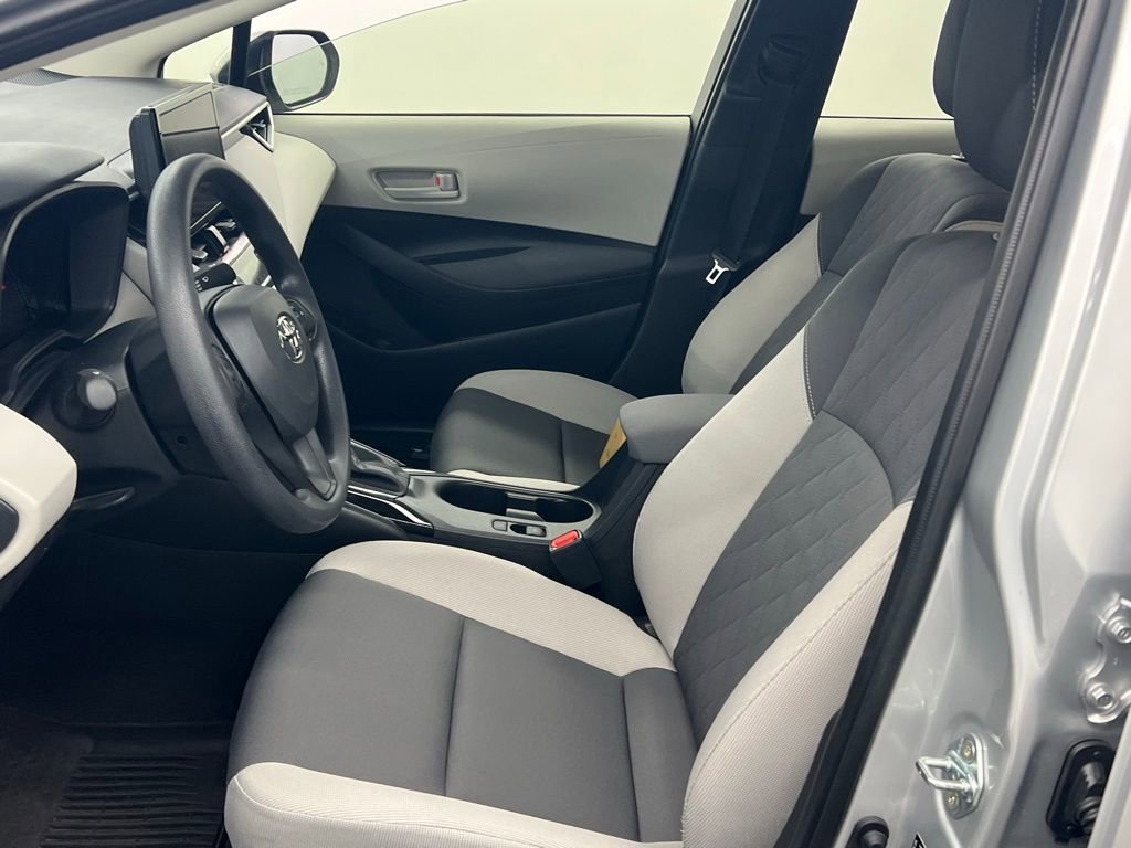 Used 2026 Toyota Corolla LE image 8