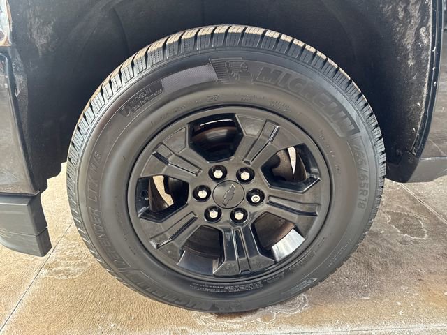 Used 2017 Chevrolet Silverado 1500 LT w/ Midnight Edition image 24