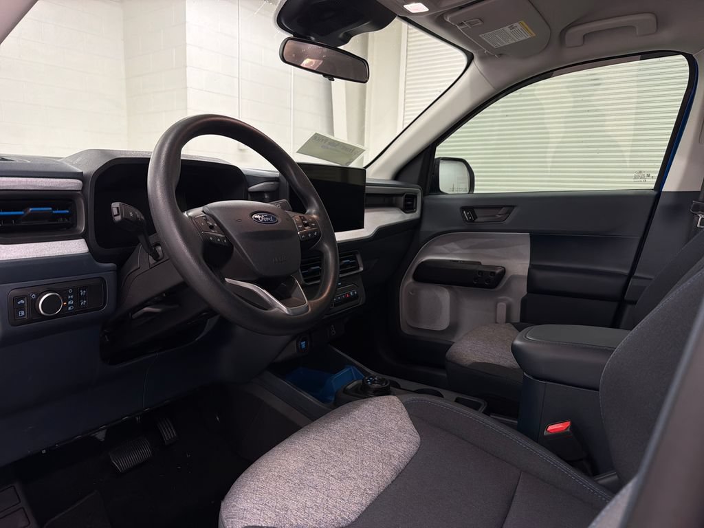 Certified 2025 Ford Maverick XLT FWD image 6