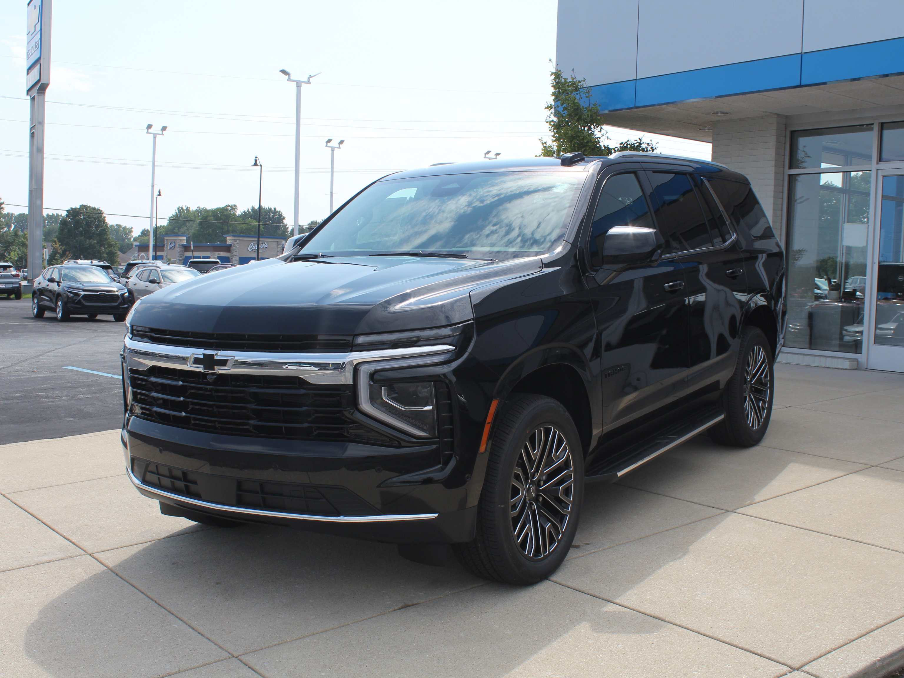 New 2026 Chevrolet Tahoe LS w/ LPO, Dark Essentials Package AWD/4WD image 9