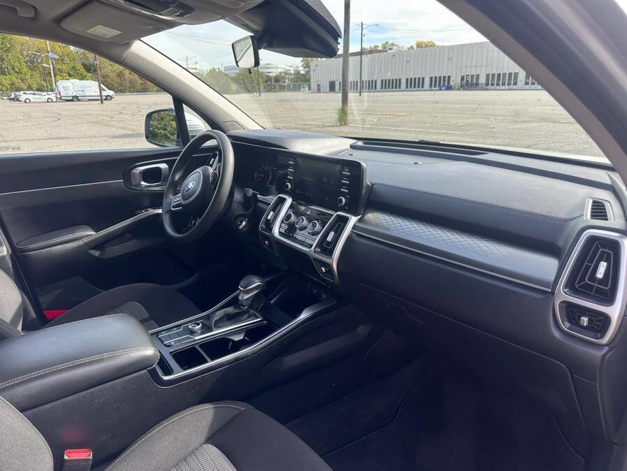 Used 2021 Kia Sorento LX image 18
