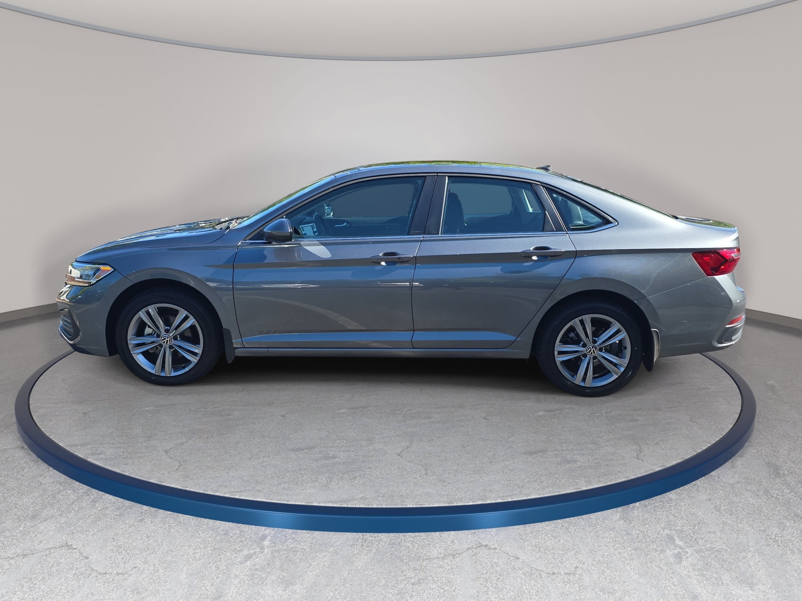 Certified 2023 Volkswagen Jetta SE w/ Panoramic Sunroof Package FWD image 8