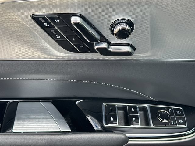 Certified 2024 Cadillac Lyriq Tech RWD image 35