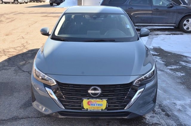 Used 2024 Nissan Sentra SV image 3