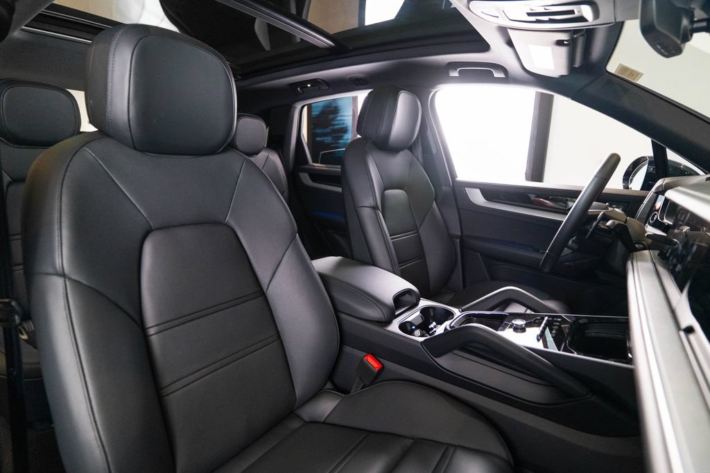New 2026 Porsche Cayenne AWD/4WD image 16