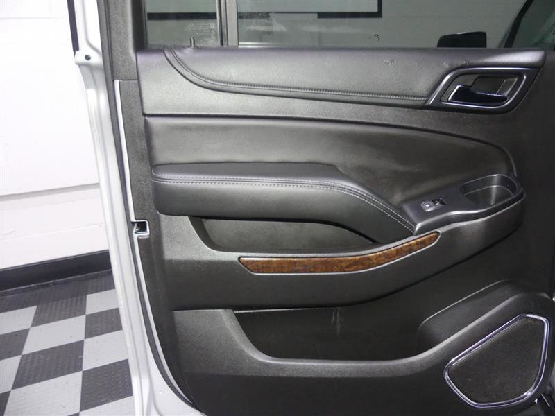 Used 2017 Chevrolet Suburban LT image 24