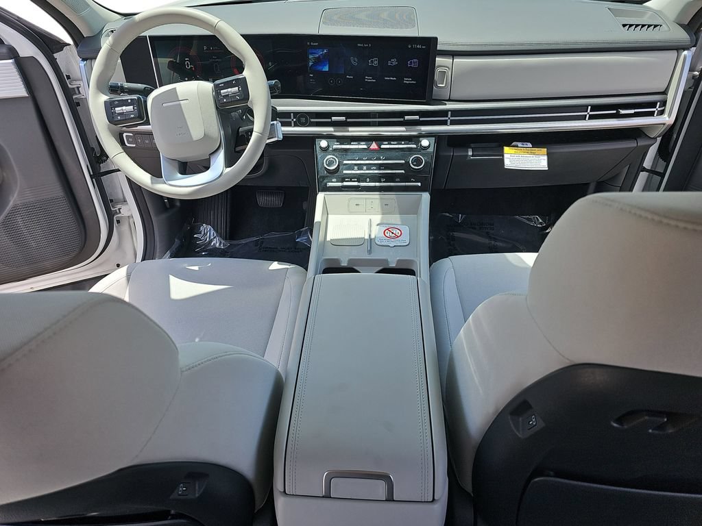 Certified 2025 Hyundai Santa Fe SE FWD image 9