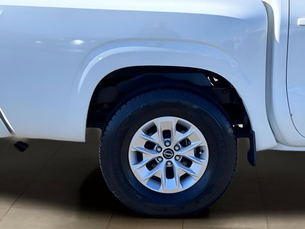 Used 2024 Nissan Frontier SV image 39