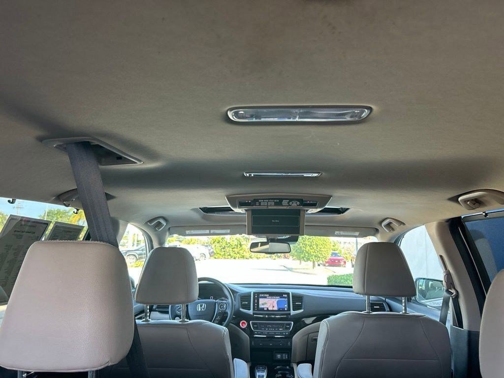 Used 2017 Honda Pilot Touring image 9