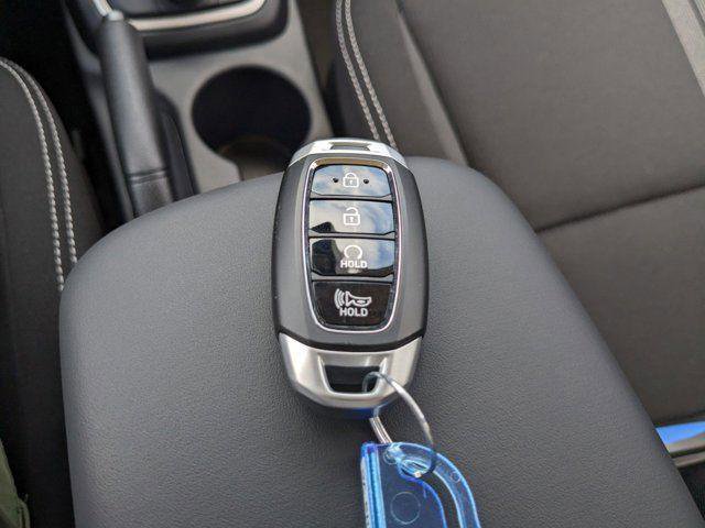 New 2025 Hyundai Venue SEL image 24