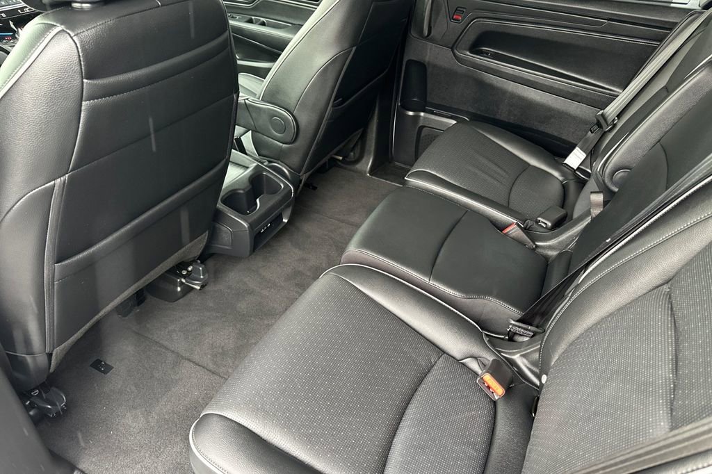 Used 2025 Honda Odyssey Elite image 11
