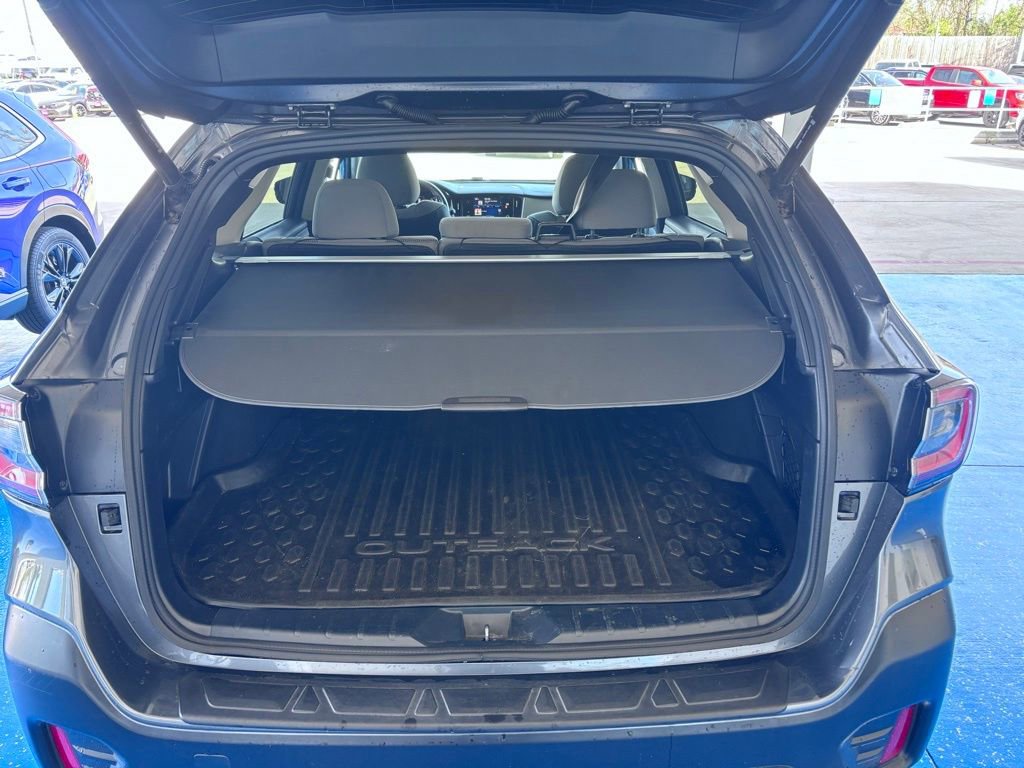 Used 2022 Subaru Outback Premium image 12