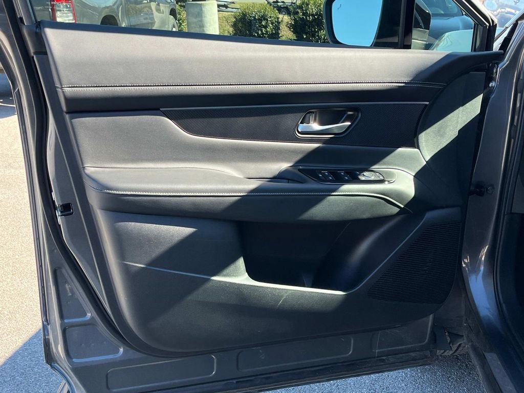 Certified 2025 Nissan Murano SV image 32