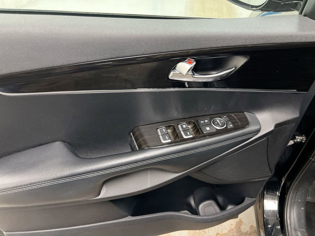 Used 2019 Kia Sorento L image 19