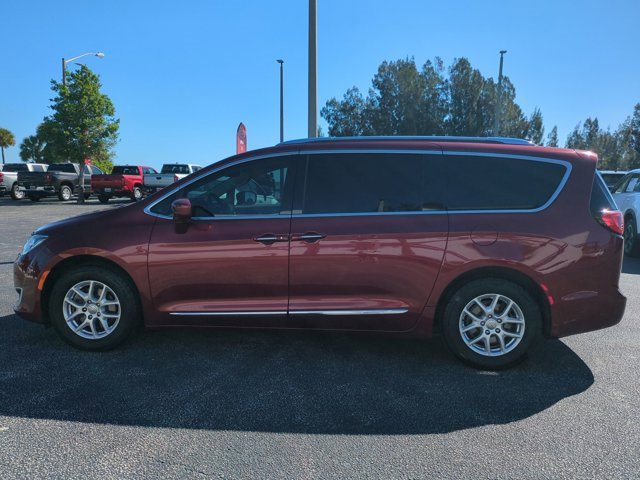 Used 2020 Chrysler Pacifica Touring-L image 8