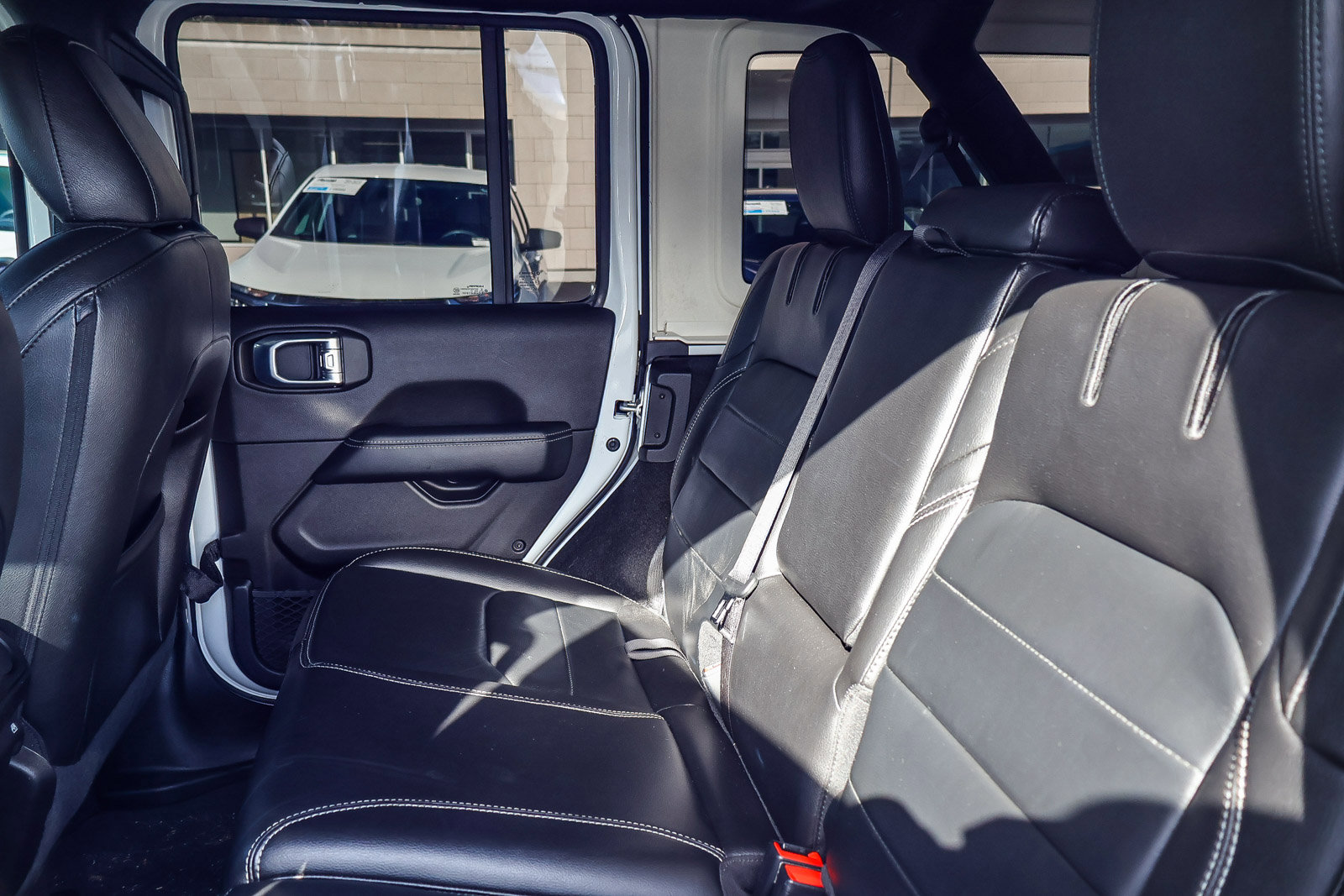 Used 2021 Jeep Wrangler Unlimited Sahara w/ Cold Weather Group image 15