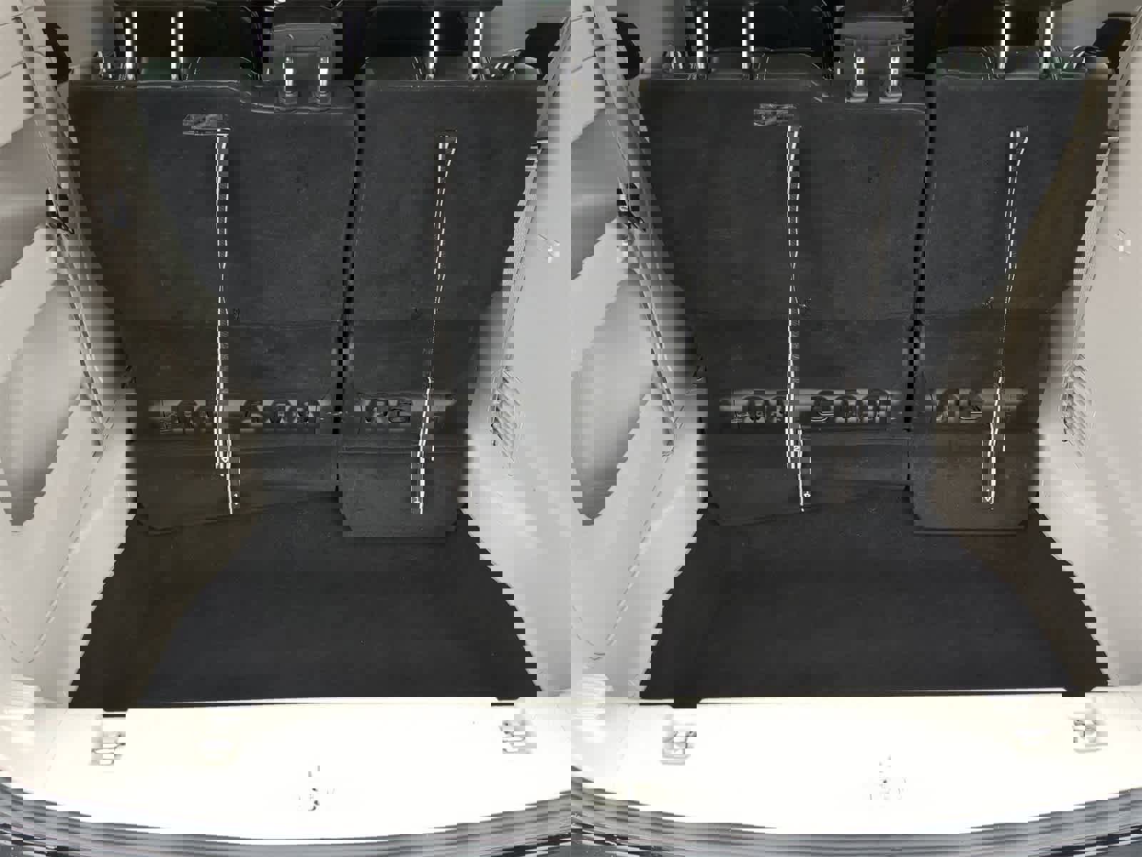 Used 2023 Chrysler Pacifica Touring-L image 32