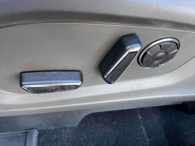 Used 2020 Ford Explorer Platinum w/ Premium Technology Package image 14