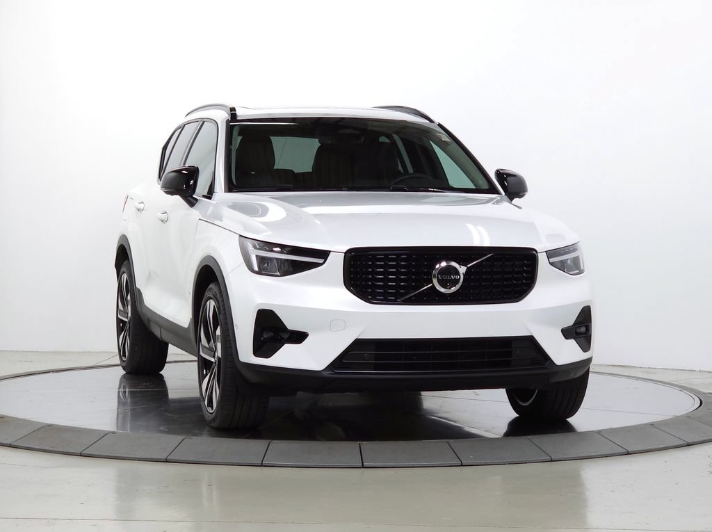 Certified 2024 Volvo XC40 B5 Plus w/ Climate Package