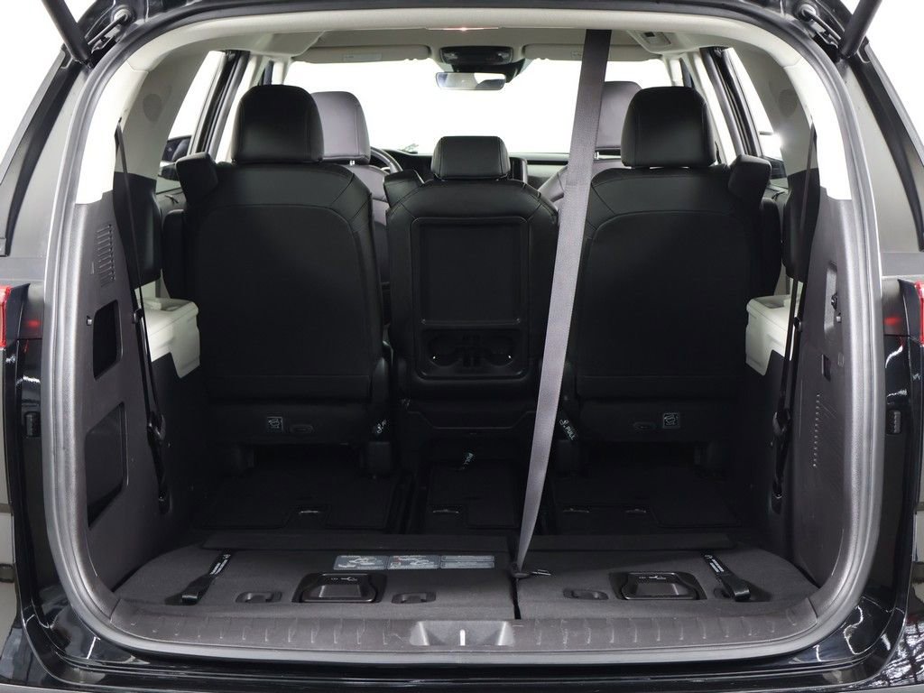 Used 2023 Kia Carnival EX FWD image 19