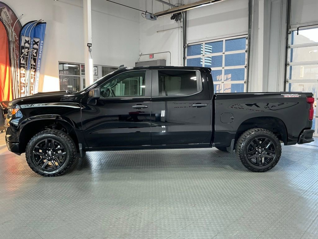 Used 2024 Chevrolet Silverado 1500 Custom Trail Boss w/ LPO, Dark Essentials Package image 19