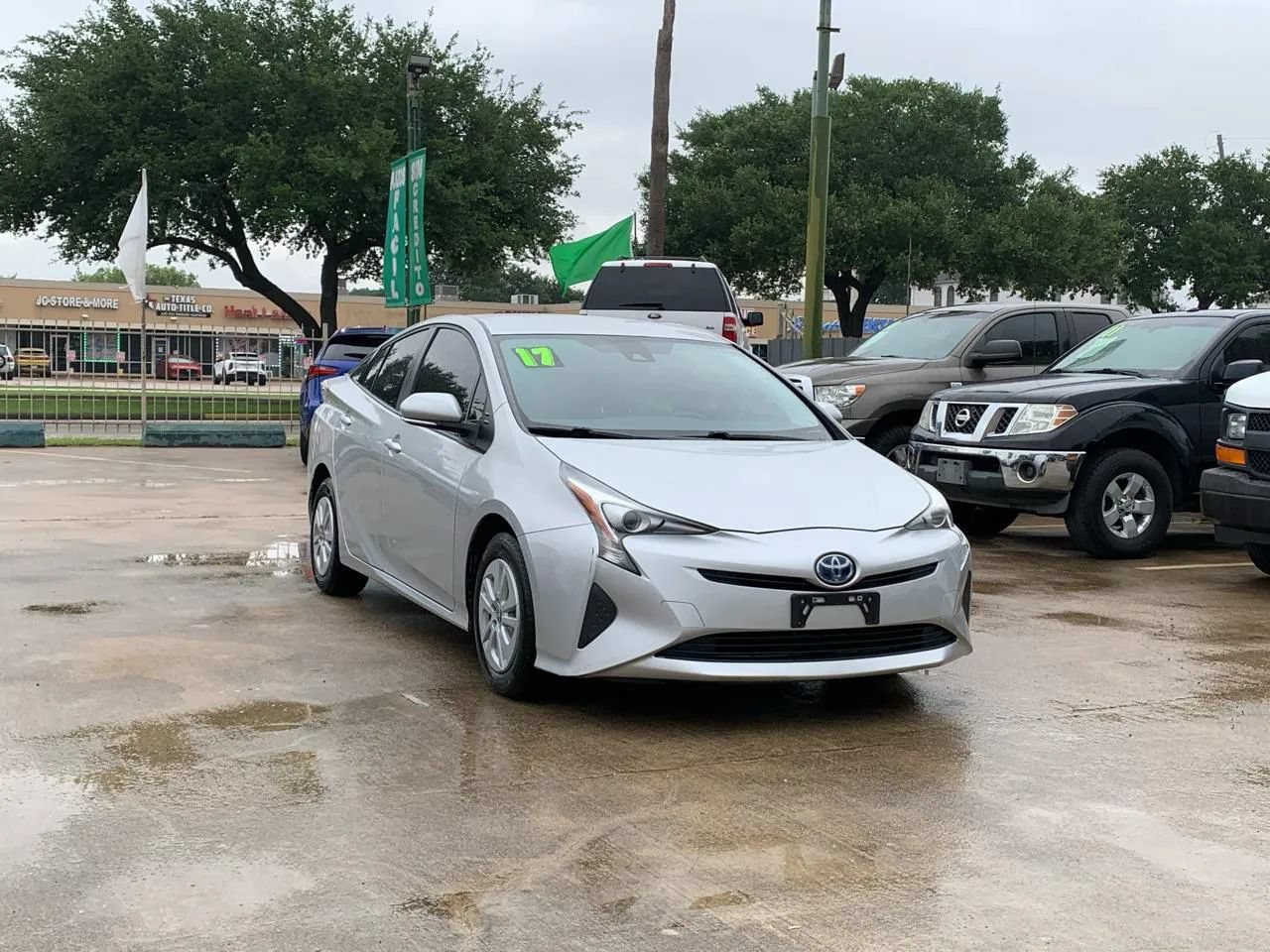 Used 2017 Toyota Prius Two FWD image 3
