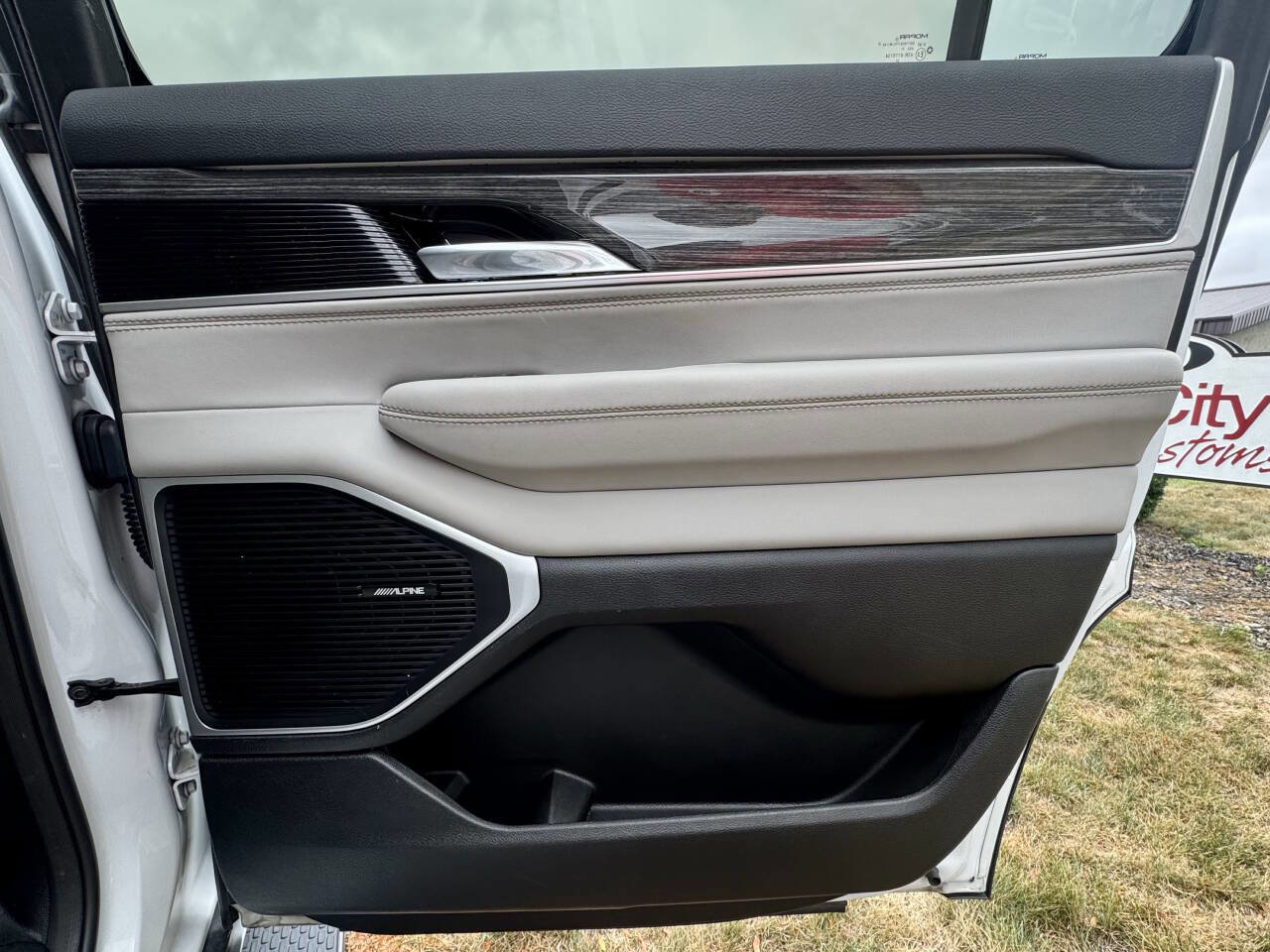 Used 2022 Jeep Wagoneer Series III image 38