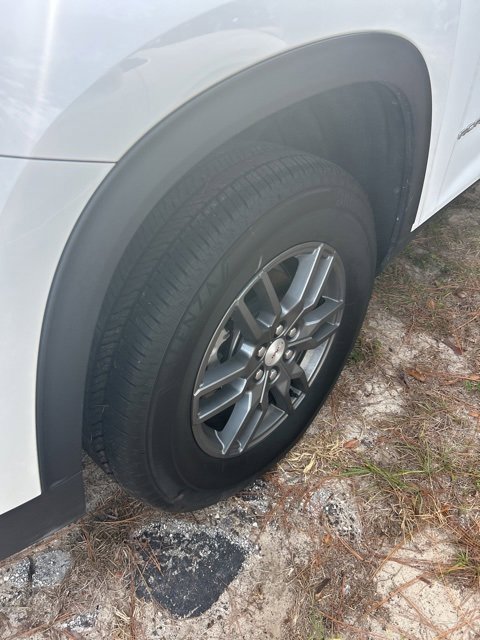 Certified 2025 GMC Acadia Elevation image 2