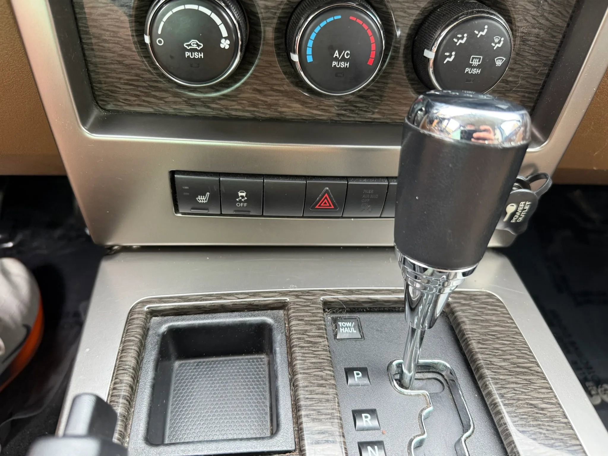 Used 2012 Jeep Liberty Limited RWD image 16