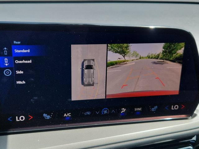 New 2026 Chevrolet Traverse LT w/ Sun and Wheel Package FWD image 29