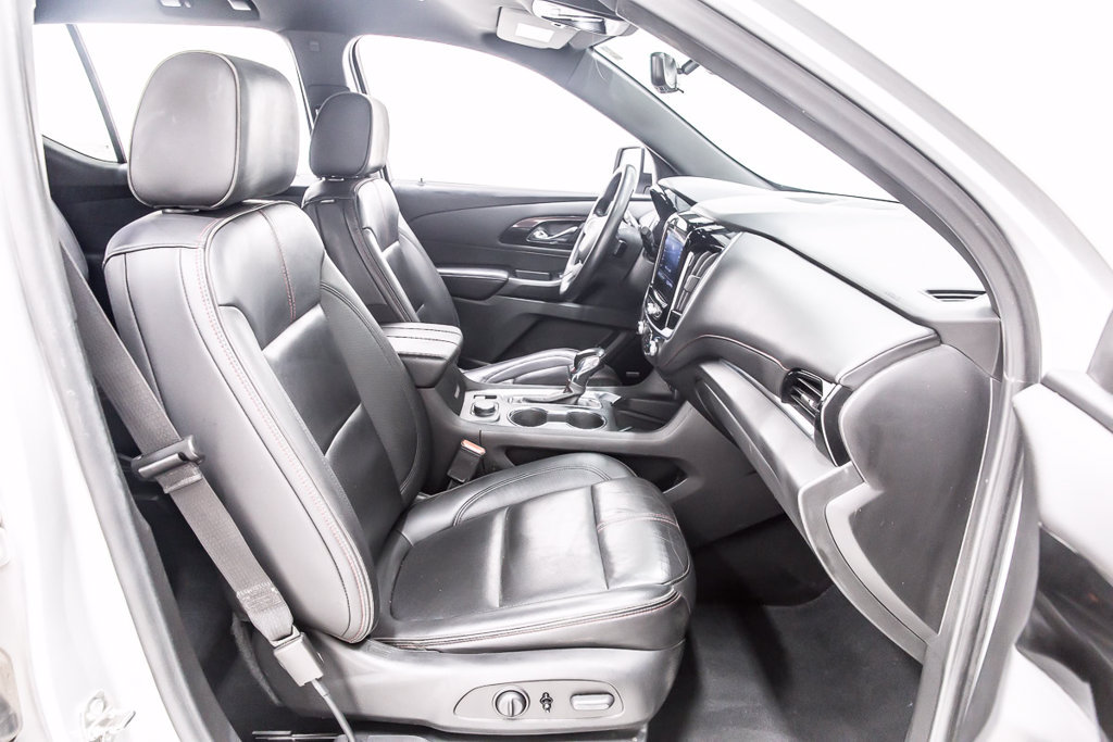 Used 2022 Chevrolet Traverse RS FWD image 31
