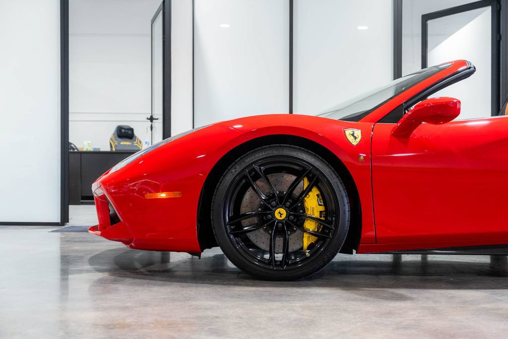 Used 2018 Ferrari 488 Spider RWD image 19