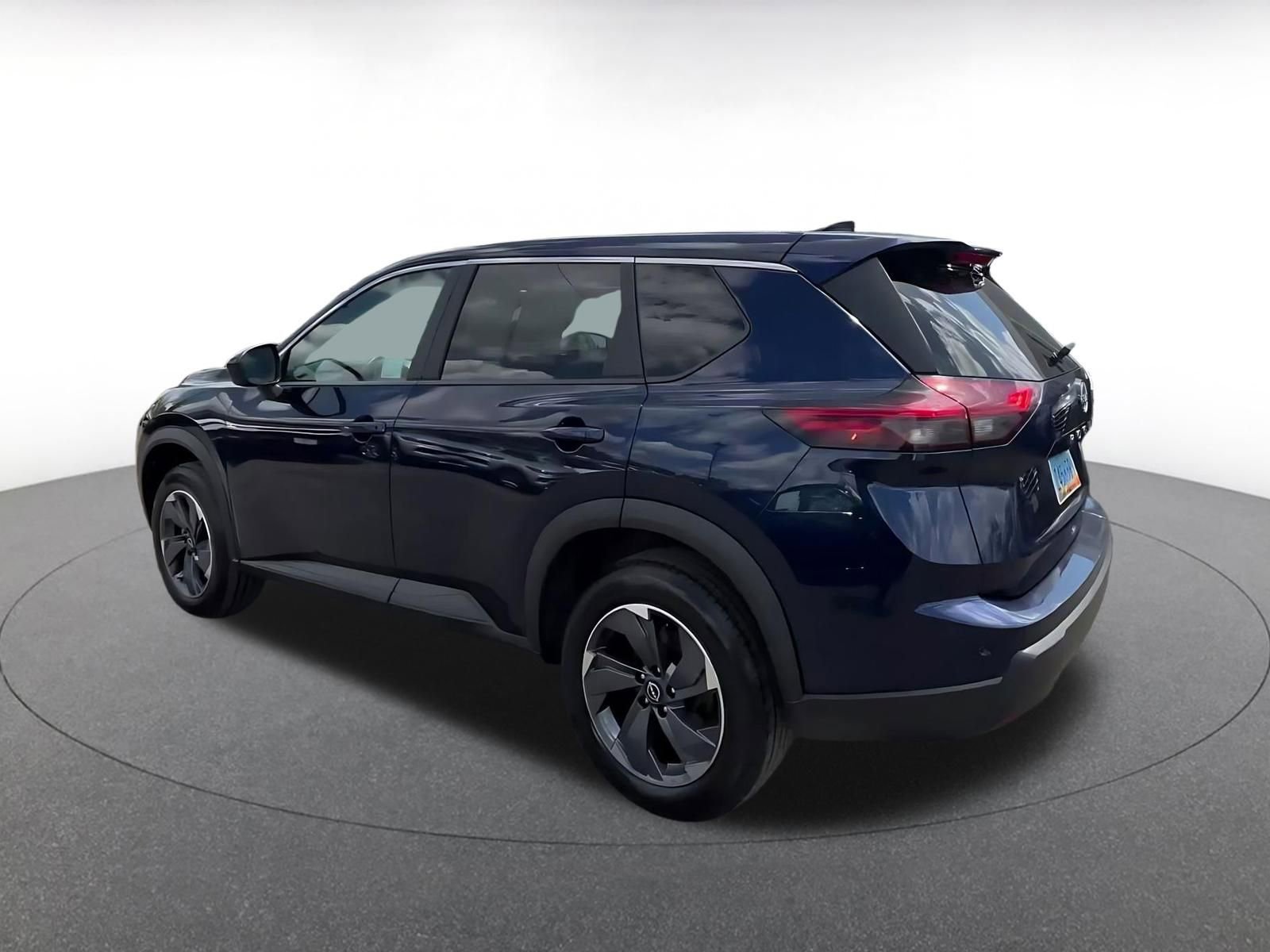 Used 2025 Nissan Rogue SV FWD image 10