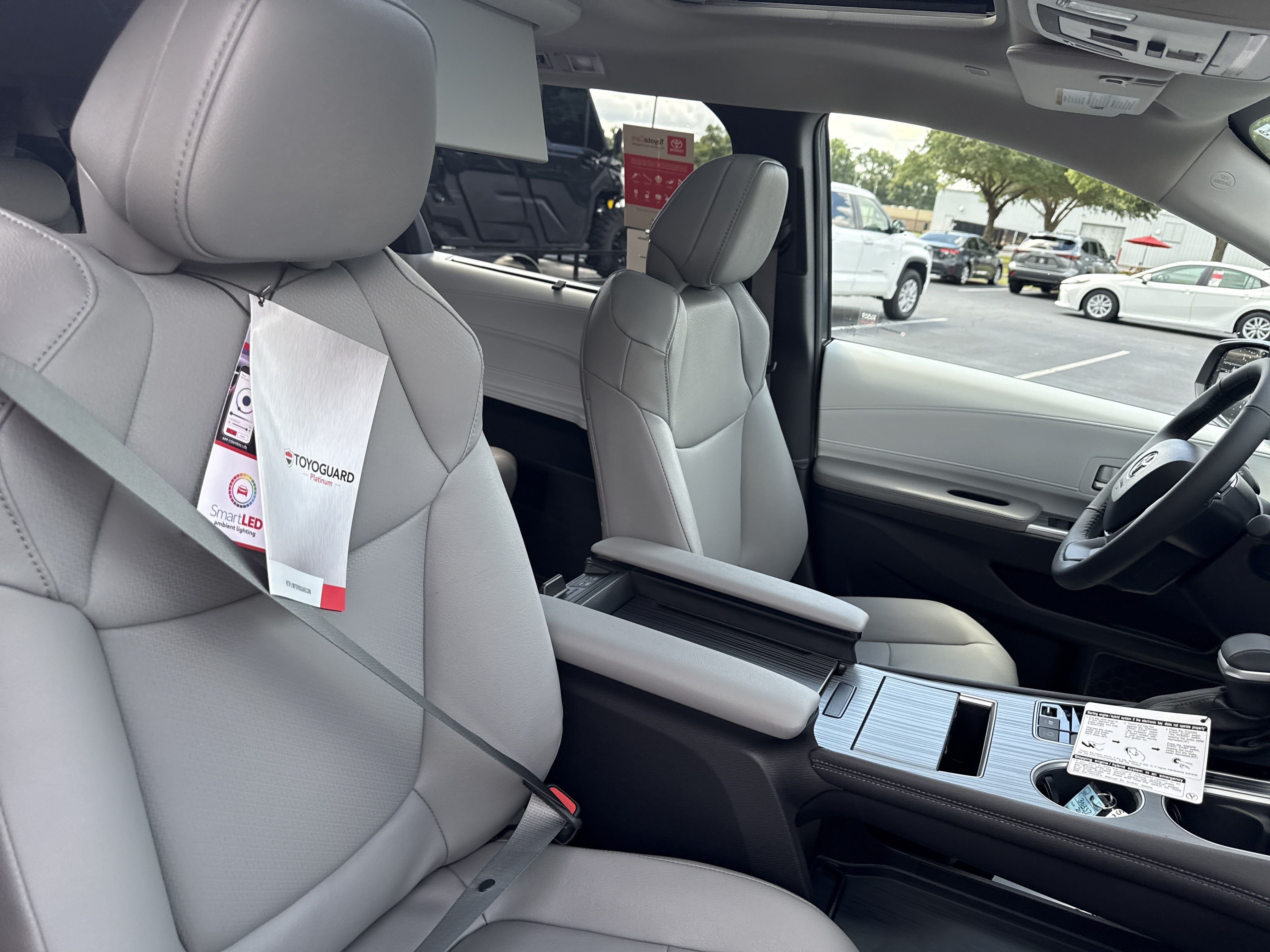 New 2025 Toyota Sienna XLE w/ XLE Plus Package FWD image 37