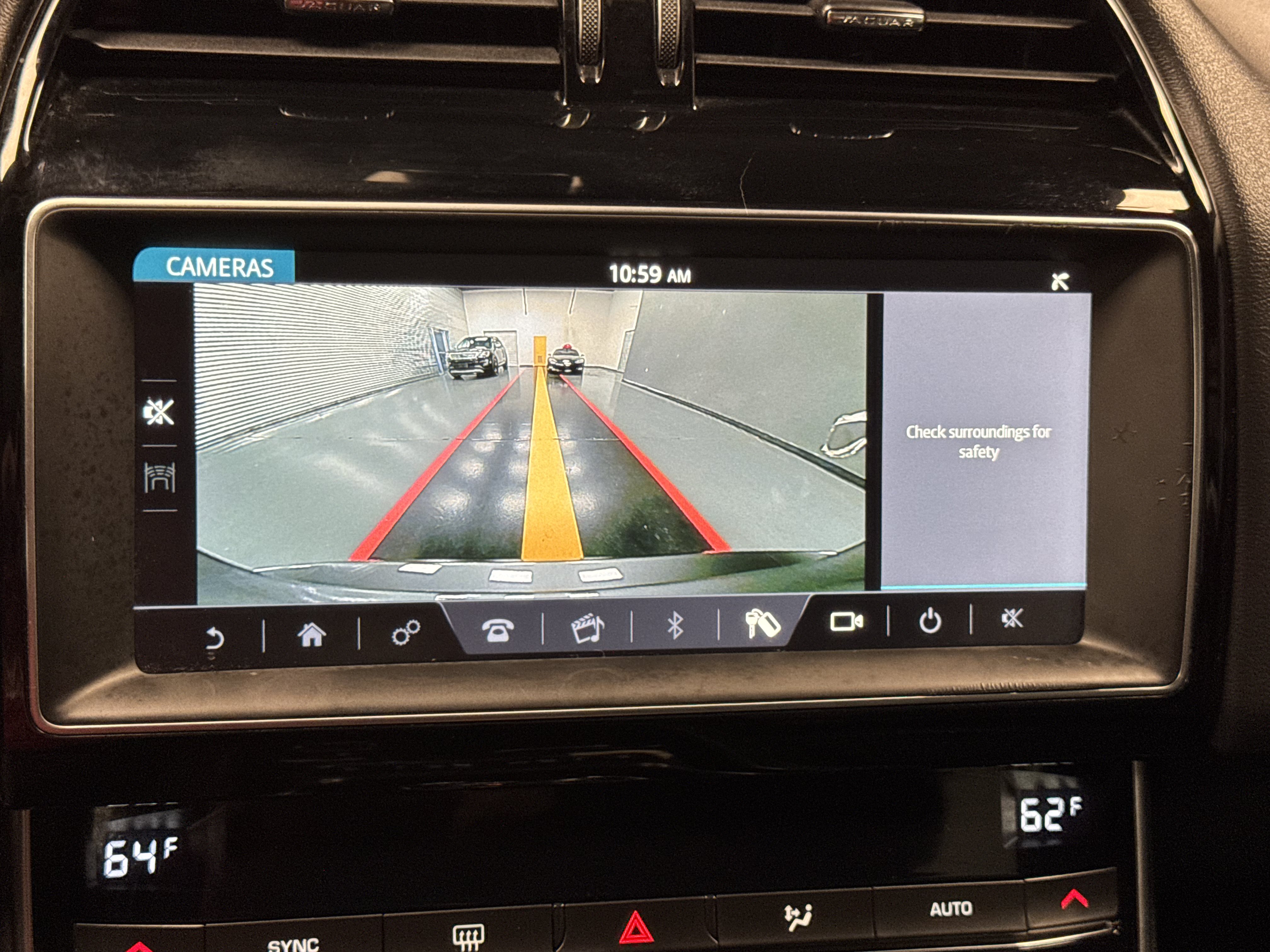 Used 2019 Jaguar XE Premium RWD image 9