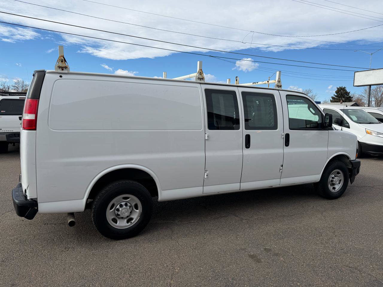 Used 2018 Chevrolet Express 2500 Extended w/ Driver Convenience Package image 10